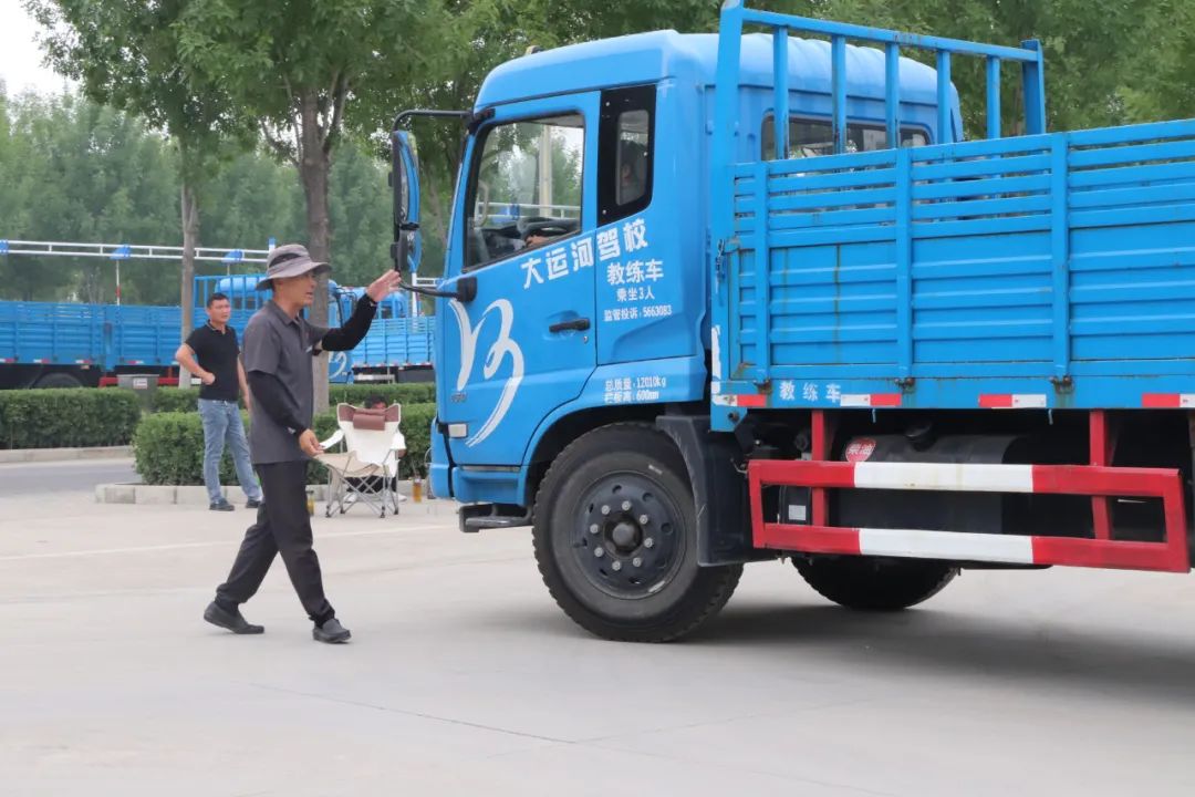 【濟(jì)寧大運(yùn)河駕?！繉W(xué)大車45天拿證！金秋報(bào)名鉅惠進(jìn)行中...(圖3)