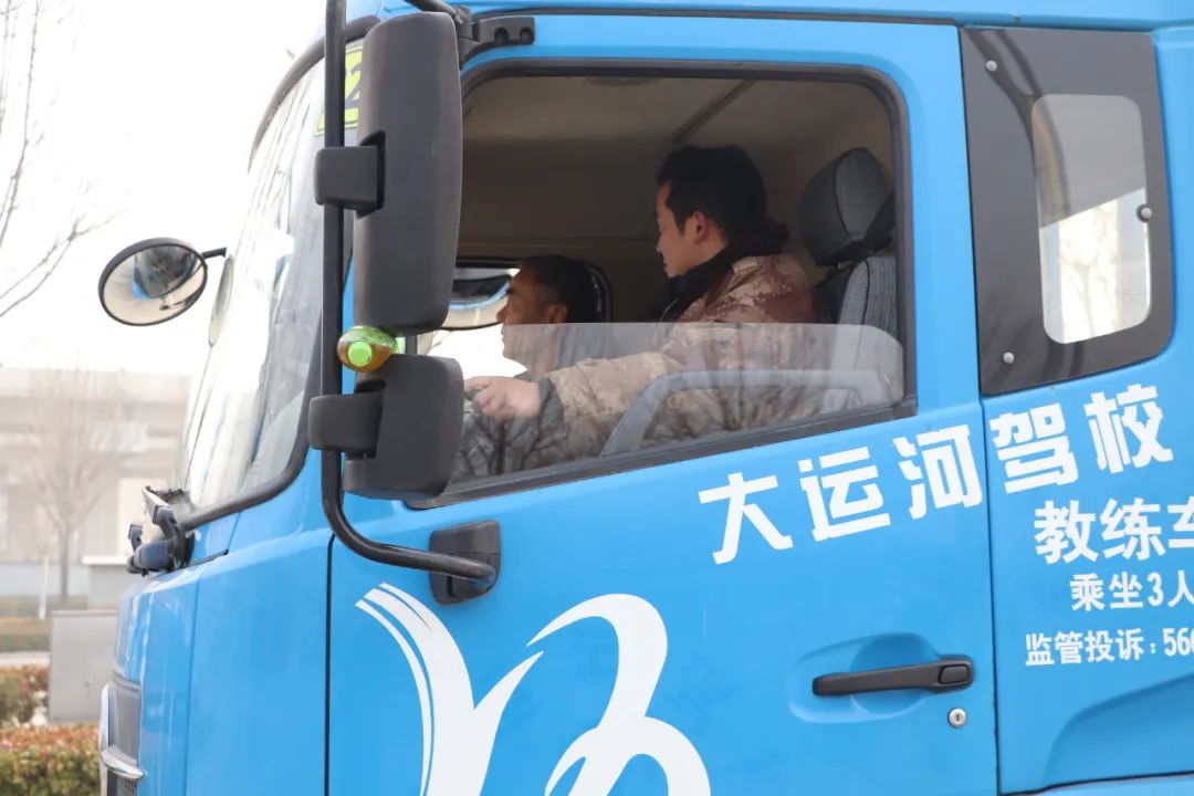 【濟寧大運河駕?！看筌嚒爸蓖ò唷比律?，設(shè)備車考試訓練！(圖5)
