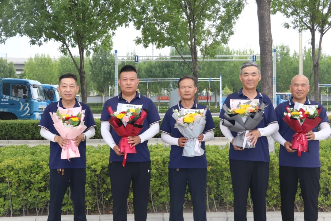 鮮花獻禮！祝所有的老師、教練們節(jié)日快樂！(圖3)