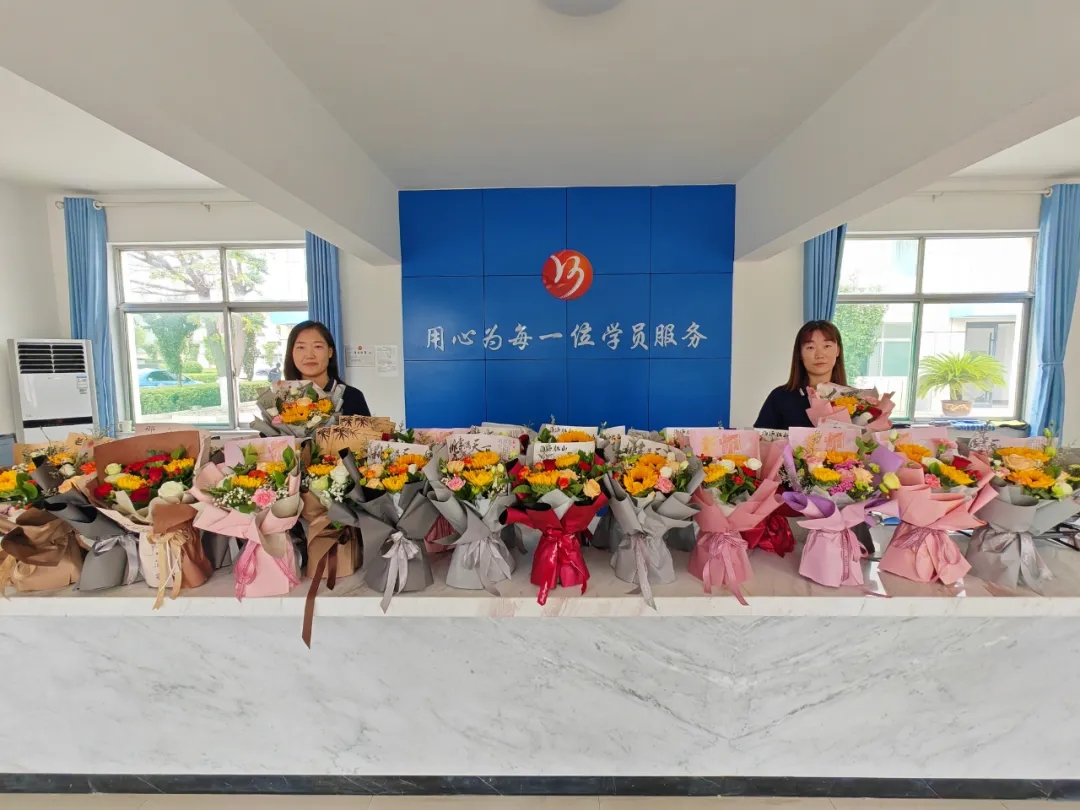 鮮花獻禮！祝所有的老師、教練們節(jié)日快樂！(圖8)