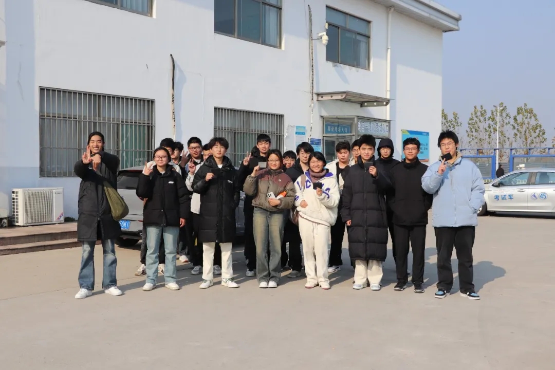 濟(jì)職24屆首批報(bào)名新同學(xué)，已順利拿證！(圖1)