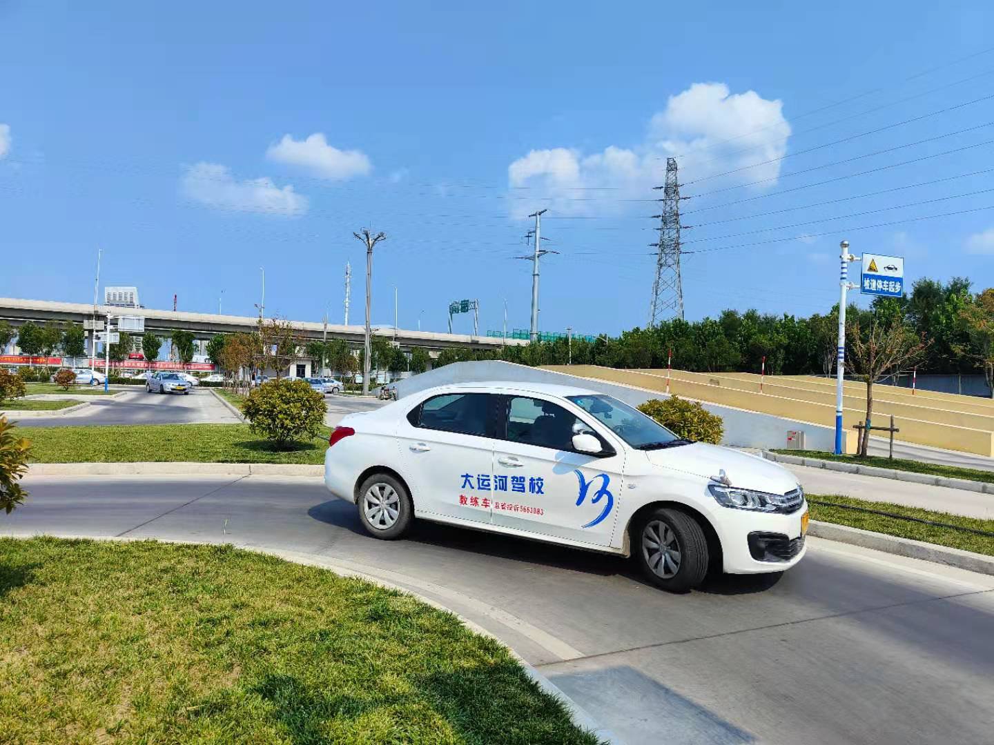 【濟寧大運河駕?！繉W(xué)車必知 | 如何培養(yǎng)“車感”(圖1)