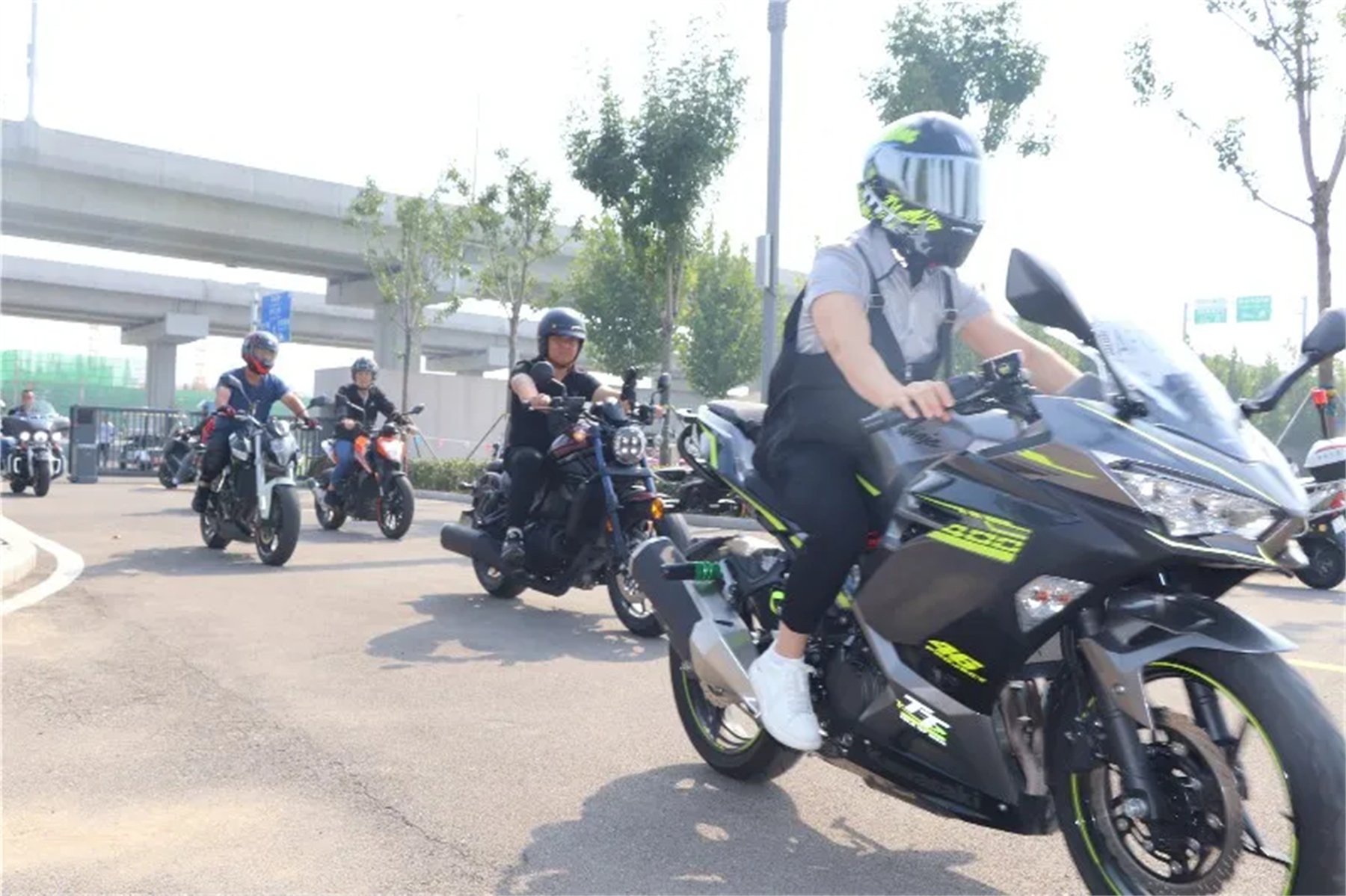 【濟寧大運河駕?！繗g迎各地“摩友”齊聚我校，以車會友！(圖1)